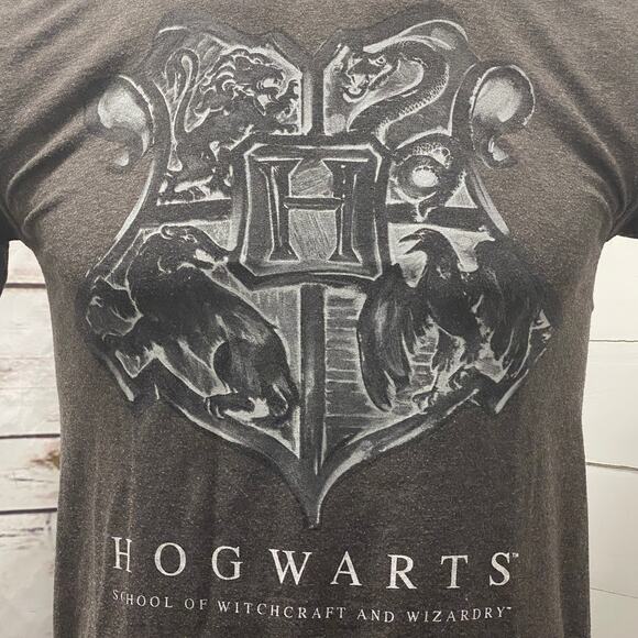 Harry Potter Hogwarts Movie Crest T-Shirt School Witchcraft Wizardry J K Rowling - Picture 1 of 4